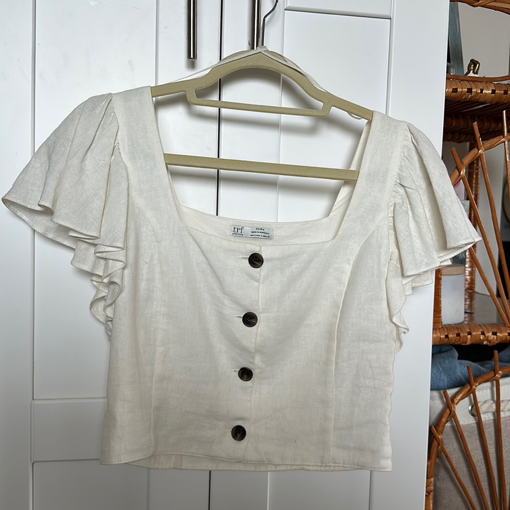 Zara white crop button up top, very flattering on! size small